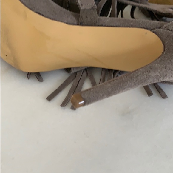 Steve Madden taupe suede sandals with fringe 81/2 - Picture 8 of 10